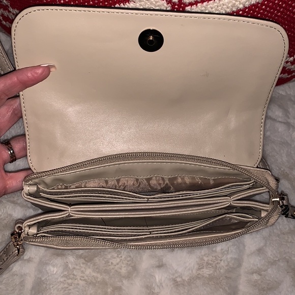 Ladies crossbody bag- NWOT - Picture 2 of 2